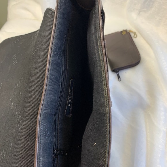 Liz Claiborne crazy horse cross body with wallet - Picture 6 of 7